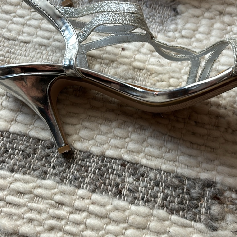 Silver Manhattan Collection heels - Picture 4 of 5